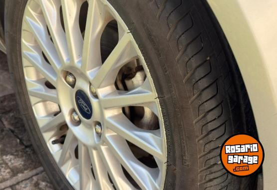 Autos - Ford Fiesta SE 2017 Nafta 85500Km - En Venta