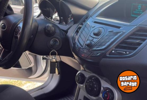 Autos - Ford Fiesta SE 2017 Nafta 85500Km - En Venta