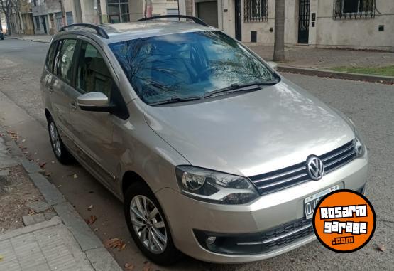 Autos - Volkswagen SURAN HIGHLINE 2014 Nafta 109700Km - En Venta