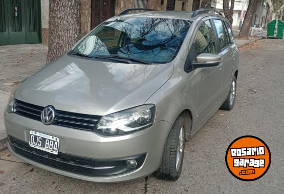 Autos - Volkswagen SURAN HIGHLINE 2014 Nafta 109700Km - En Venta