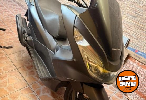 Motos - Honda Pcx 2017 Nafta 26900Km - En Venta