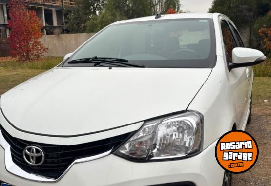 Autos - Toyota ETIOS 2017 Nafta 93000Km - En Venta