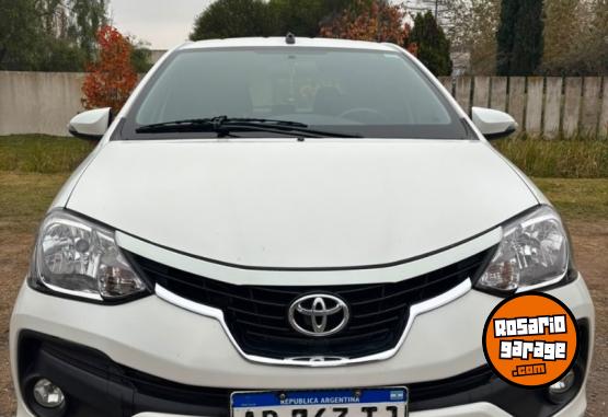 Autos - Toyota ETIOS 2017 Nafta 93000Km - En Venta