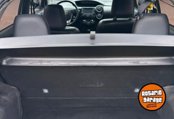 Autos - Toyota ETIOS 2017 Nafta 93000Km - En Venta