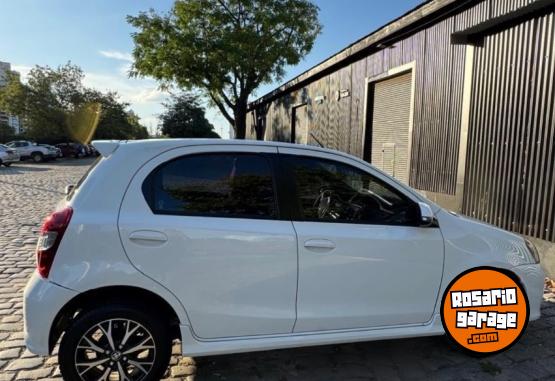 Autos - Toyota Etios xls pack 1.5 a/t 2023 Nafta 21900Km - En Venta