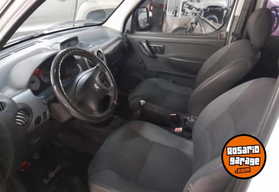 Utilitarios - Peugeot Partener urbana 5 asiento 2012 Nafta 250000Km - En Venta