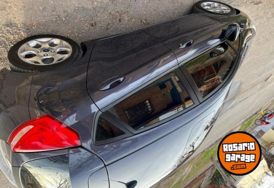 Autos - Ford Fiesta kinetic 2013 Nafta 131000Km - En Venta