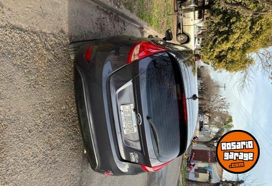Autos - Ford Fiesta kinetic 2013 Nafta 131000Km - En Venta