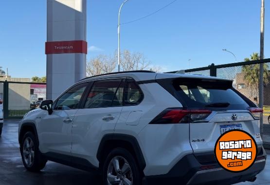 Camionetas - Toyota RAV 4 2021 Electrico / Hibrido 130000Km - En Venta