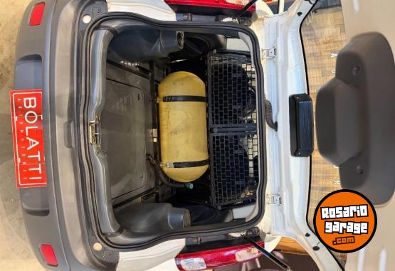 Autos - Fiat UNO 3P CARGO 1.4 8V 2016 Nafta 330000Km - En Venta