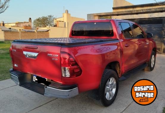 Camionetas - Toyota Hilux SRV 2018 Diesel 58000Km - En Venta