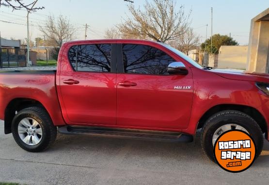 Camionetas - Toyota Hilux SRV 2018 Diesel 58000Km - En Venta