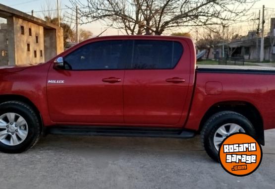 Camionetas - Toyota Hilux SRV 2018 Diesel 58000Km - En Venta