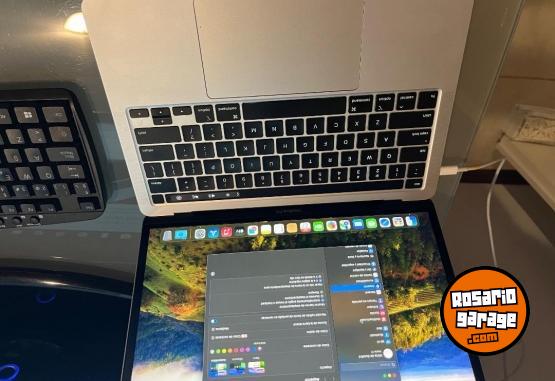 Informática - Vendo Apple MacBook 13,3 8gb-256gb 2020 impecable prácticamente sin uso - En Venta