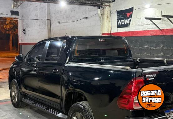 Camionetas - Toyota Hilux Srv 2016 Diesel 210000Km - En Venta