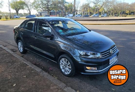 Autos - Volkswagen Polo confortline 2017 Nafta 77000Km - En Venta