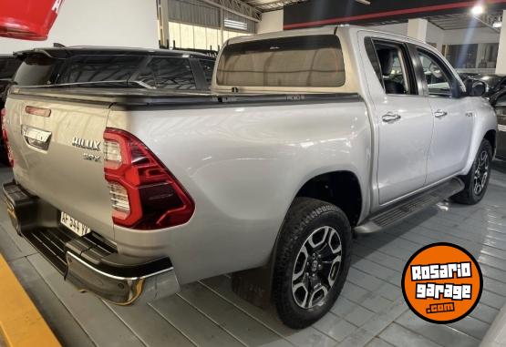 Camionetas - Toyota HILUX SRX 4x2 at 2022 Diesel 169500Km - En Venta