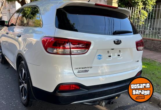 Camionetas - Kia Sorento 2016 Diesel 162000Km - En Venta