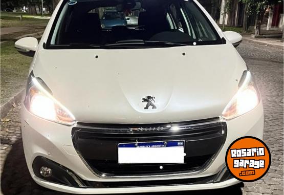 Autos - Peugeot 208 2017 Nafta 55000Km - En Venta