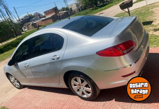 Autos - Peugeot 408 allure 2013 Nafta 120000Km - En Venta