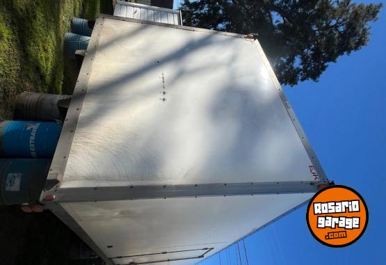 Camiones y Grúas - Furgón paquetero - En Venta