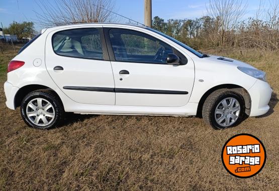 Autos - Peugeot 207 2013 Nafta 92000Km - En Venta