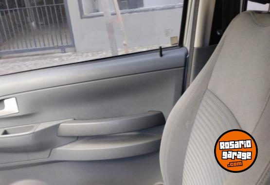 Autos - Volkswagen Suran 1.6 Highline 2007 Nafta 200000Km - En Venta