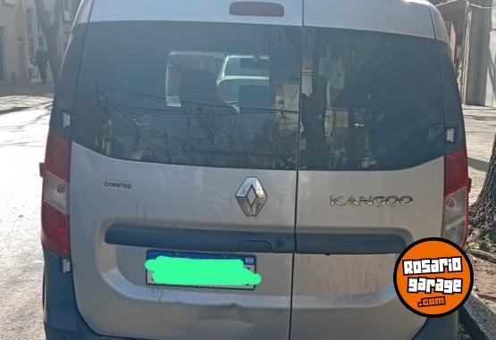 Utilitarios - Renault kangoo stepway 2023 GNC 86000Km - En Venta