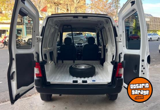 Autos - Peugeot Partner 2021 Diesel 50000Km - En Venta