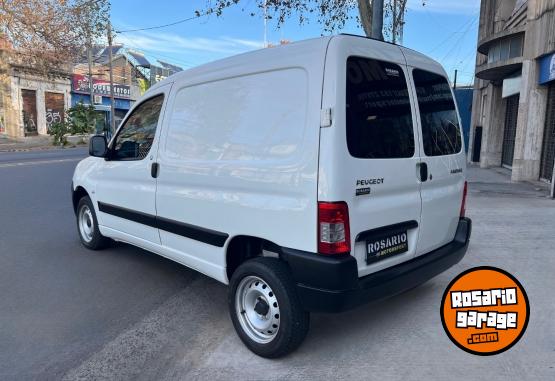 Utilitarios - Peugeot Partner 2021 Diesel 50000Km - En Venta