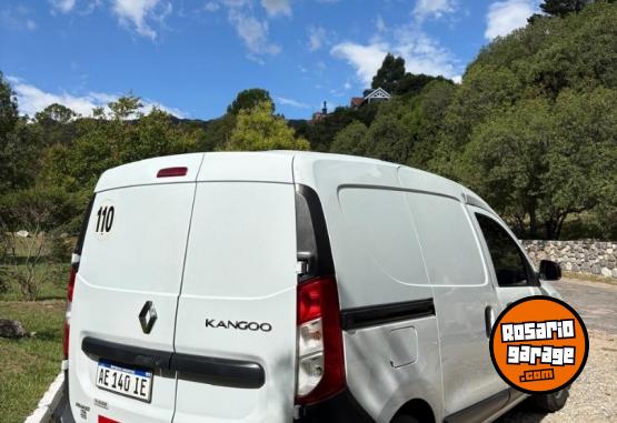Utilitarios - Renault Kangoo 2020 Nafta 150000Km - En Venta