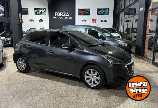 Autos - Peugeot 208 2018 GNC 90000Km - En Venta