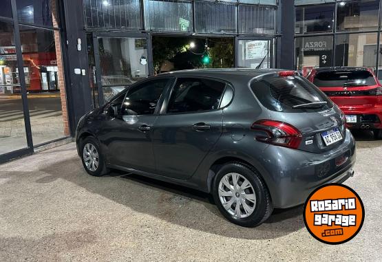 Autos - Peugeot 208 2018 GNC 90000Km - En Venta