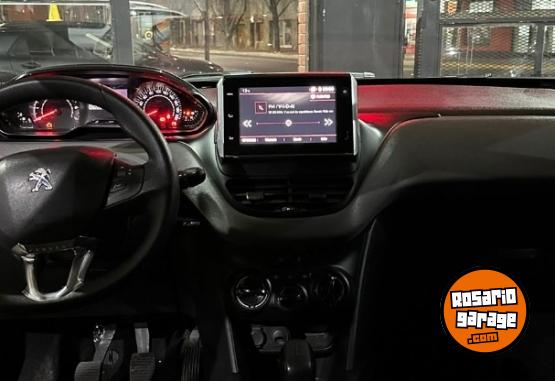 Autos - Peugeot 208 2018 GNC 90000Km - En Venta