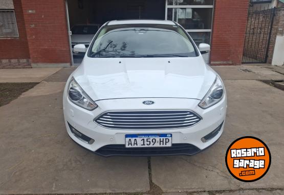 Autos - Ford FOCUS TITANIUM 2016 Nafta 132000Km - En Venta