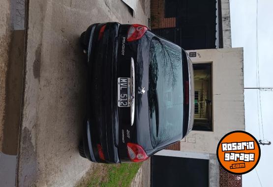 Autos - Peugeot 207 compac 2013 Nafta 115000Km - En Venta