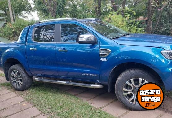 Camionetas - Ford Ranger DC 4x4 LTD AT 3.2L 2022 Diesel 40000Km - En Venta