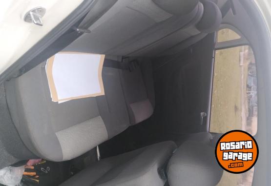 Autos - Volkswagen Voyage 2009 GNC 175000Km - En Venta