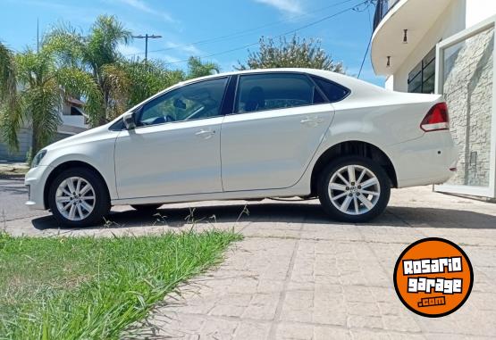 Autos - Volkswagen Polo conforline autom 2017 Nafta 113000Km - En Venta