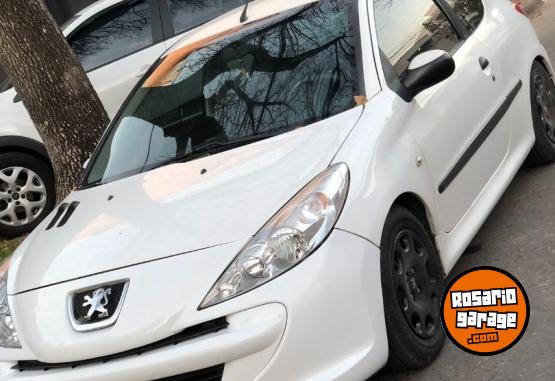 Autos - Peugeot 207 2013 Nafta 165000Km - En Venta