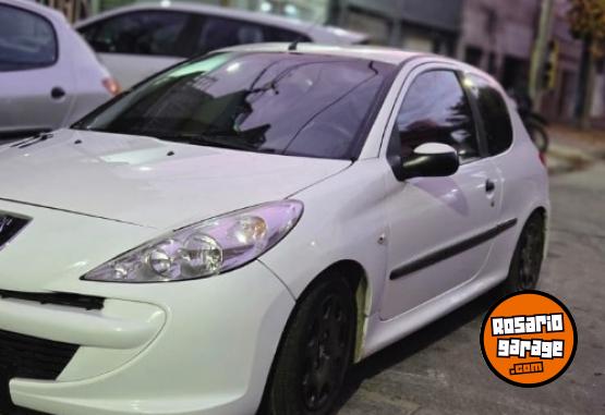 Autos - Peugeot 207 2013 Nafta 165000Km - En Venta