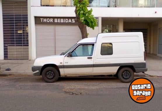 Utilitarios - Renault Express 1999 Diesel 215000Km - En Venta