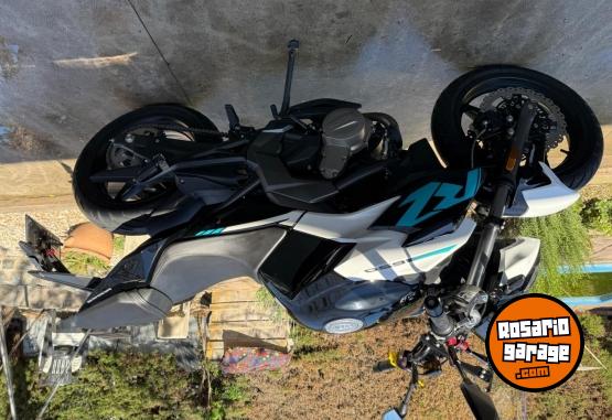 Motos - CF Rz 650 2022 Nafta 7500Km - En Venta