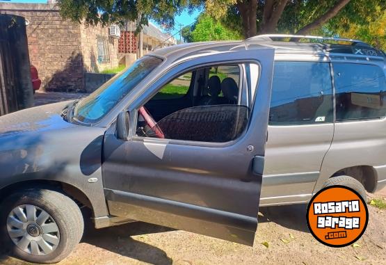 Utilitarios - Citroen Berlingo xtr 2022 Diesel 80000Km - En Venta