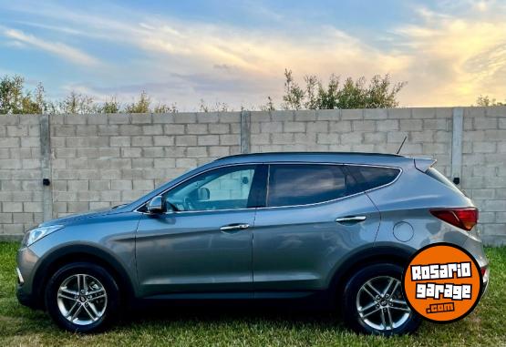 Camionetas - Hyundai Santa Fe 4WD Full At. 2017 Diesel 87600Km - En Venta