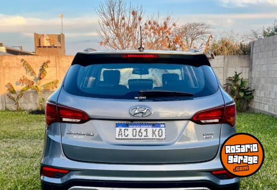 Camionetas - Hyundai Santa Fe 4WD Full At. 2017 Diesel 87600Km - En Venta