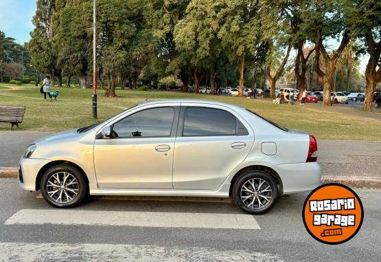 Autos - Toyota ETIOS PLATINUM 2018 AT 2018 Nafta 124000Km - En Venta