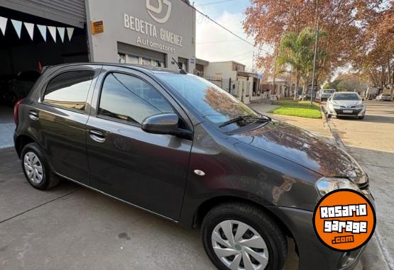 Autos - Toyota Etios X 1.5 2021 Nafta 100000Km - En Venta