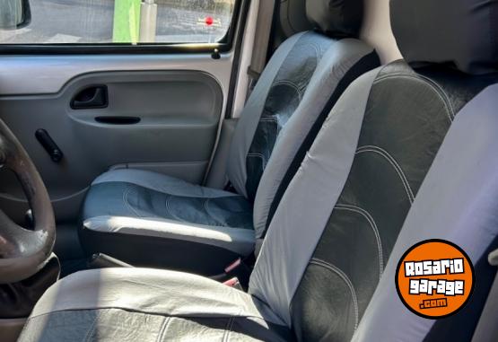 Utilitarios - Renault Kangoo 2011 Nafta 135000Km - En Venta