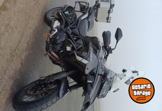 Motos - Benelli trk 502 2023 Nafta 20000Km - En Venta